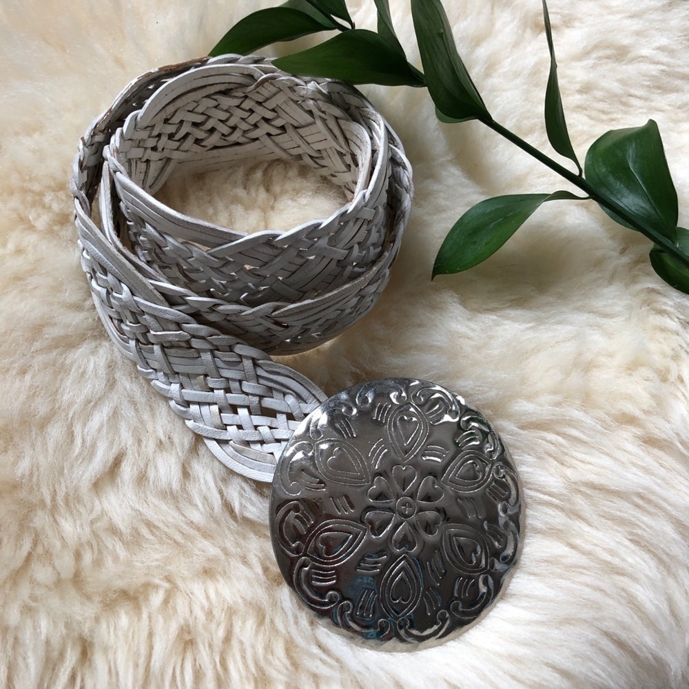 Sonoma White Leather Braided Boho Bohemian Conch Buckle Hippie Belt